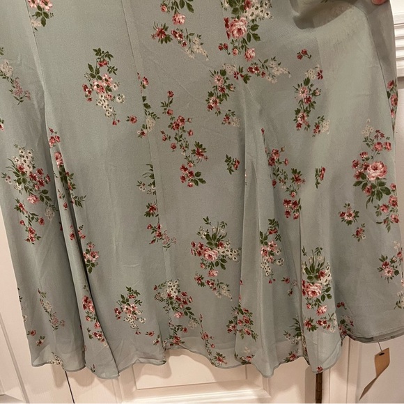 Reformation Baden Sage Green Dress with Floral Print - Picture 4 of 10